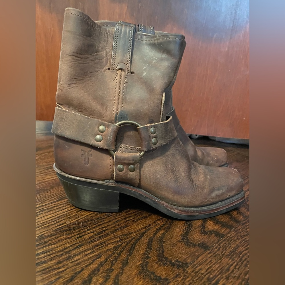 Frye harness 8r boots